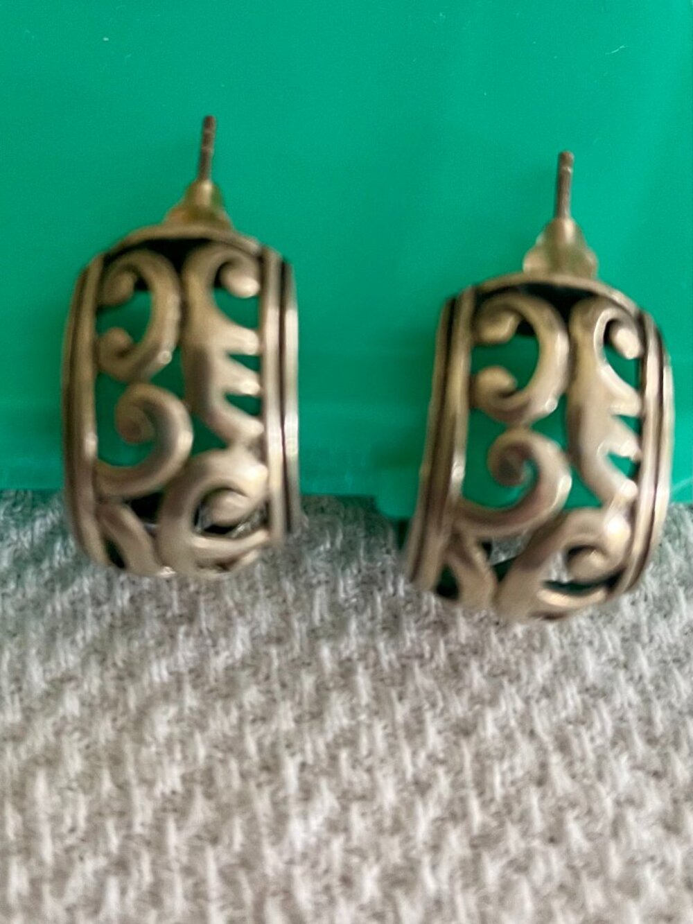 SILPADA .925 SILVER FILIGREE SCROLL HOOPS